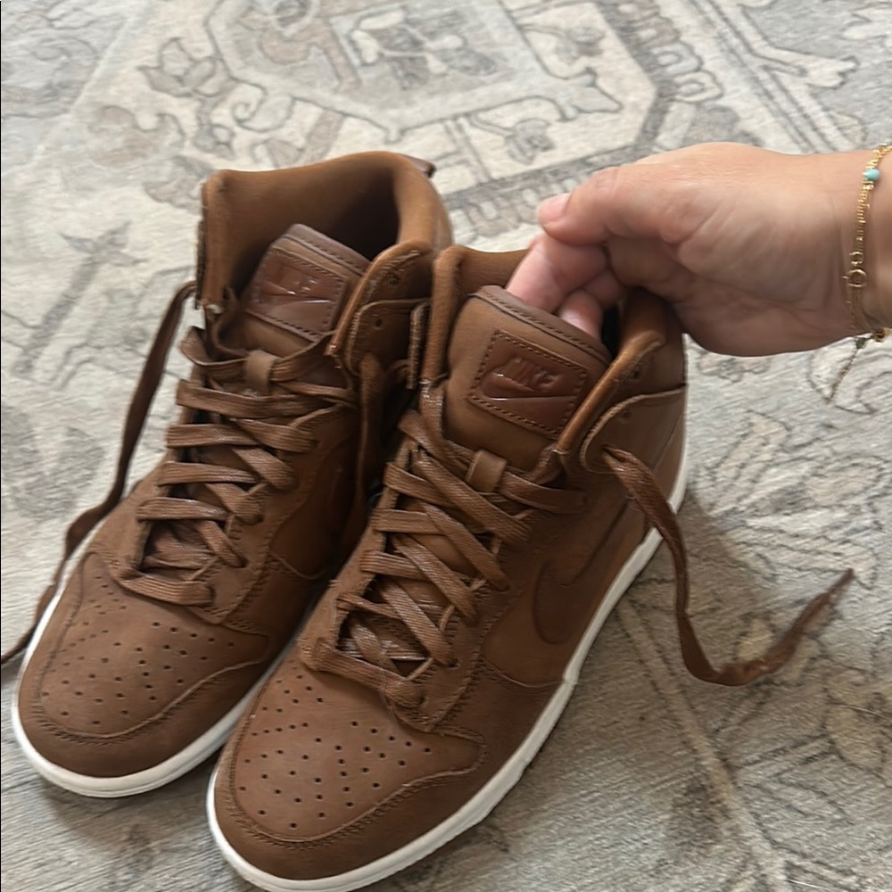 Nike Dunk High-Top Sneakers - Picture 2 of 3